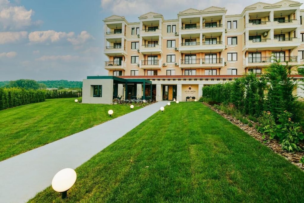 Green Life Antares Sozopol — Hotel building in Sozopol, Burgas Region