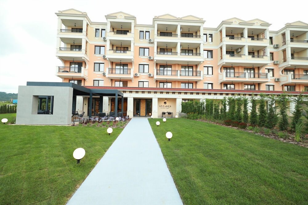 Green Life Antares Sozopol — Hotel building in Sozopol, Burgas Region