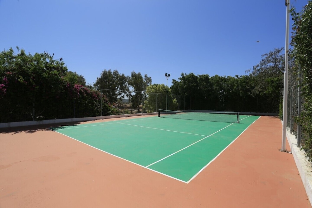 Kapetanios Aqua Resort — Sports & recreation in Peyia, Paphos Region