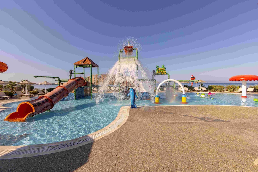 Kapetanios Aqua Resort — Attractions for children in Peyia, Paphos Region