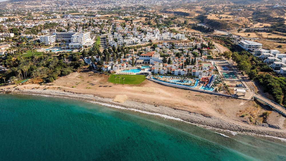 Kapetanios Aqua Resort — Beach in Peyia, Paphos Region