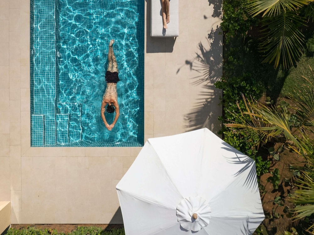 Sofitel Ras Al Khaimah Al Hamra Beach Resort — Swimming pool in Ras al Khaimah