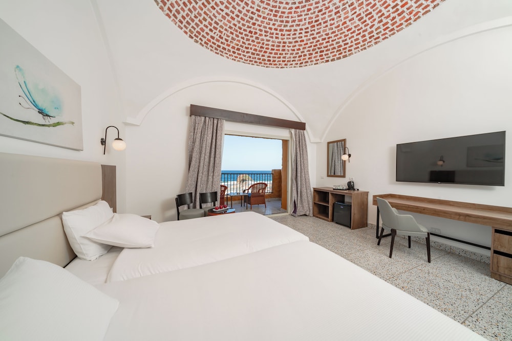 Pickalbatros Vita Resort - Portofino — Hotel rooms in Marsa Alam, Red Sea