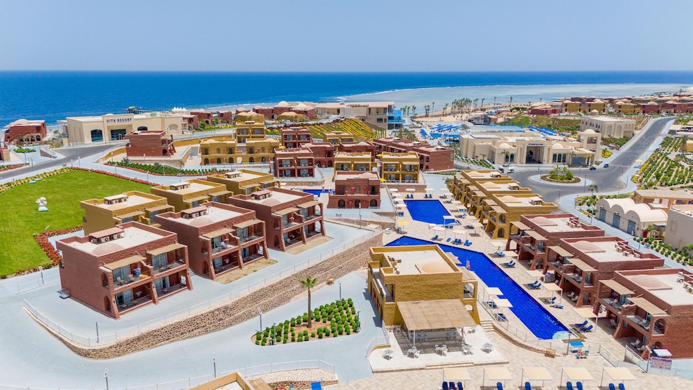 Pickalbatros Vita Resort - Portofino — Hotel building in Marsa Alam, Red Sea