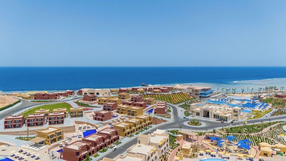 Pickalbatros Vita Resort - Portofino — Hotel building in Marsa Alam, Red Sea