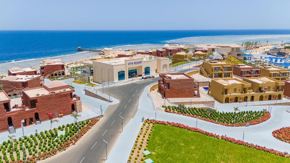 Pickalbatros Vita Resort - Portofino — Hotel building in Marsa Alam, Red Sea