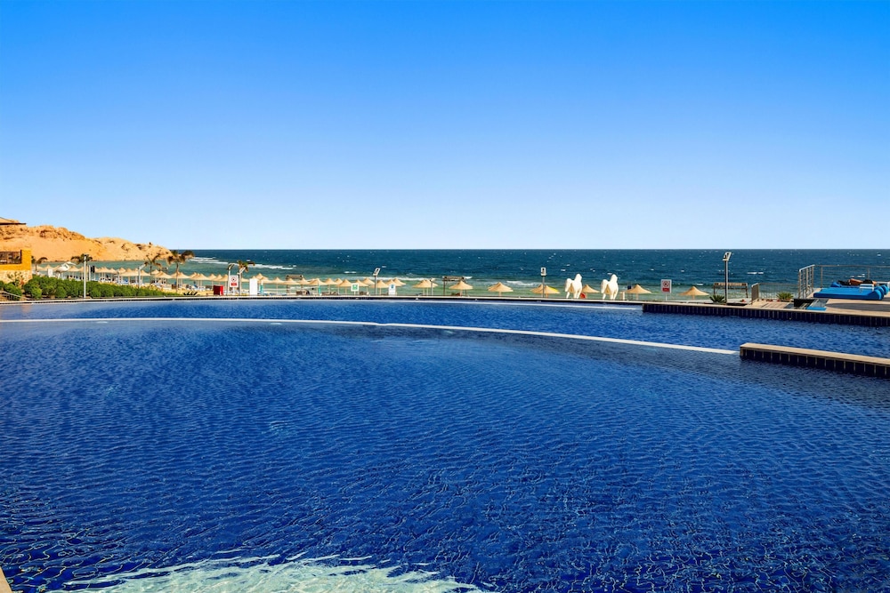 Pickalbatros Vita Resort - Portofino — Swimming pool in Marsa Alam, Red Sea