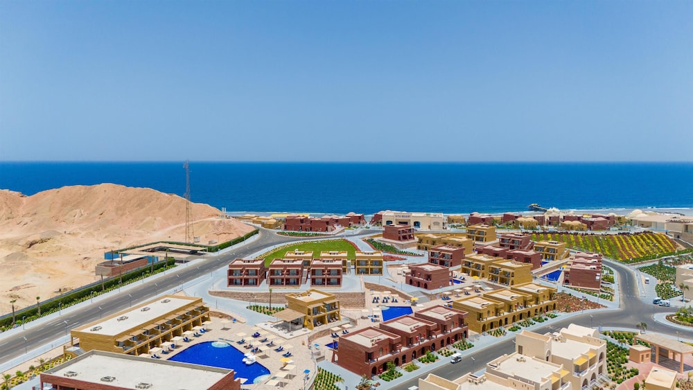 Pickalbatros Vita Resort - Portofino — Hotel building in Marsa Alam, Red Sea