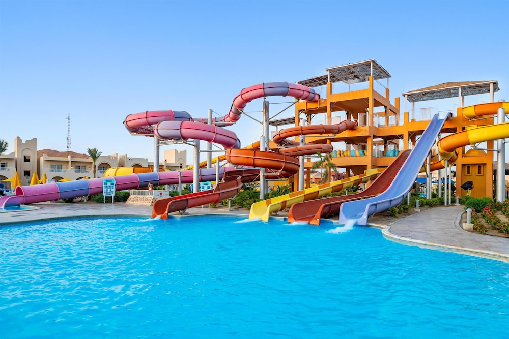 Pickalbatros Vita Resort - Portofino — Swimming pool in Marsa Alam, Red Sea
