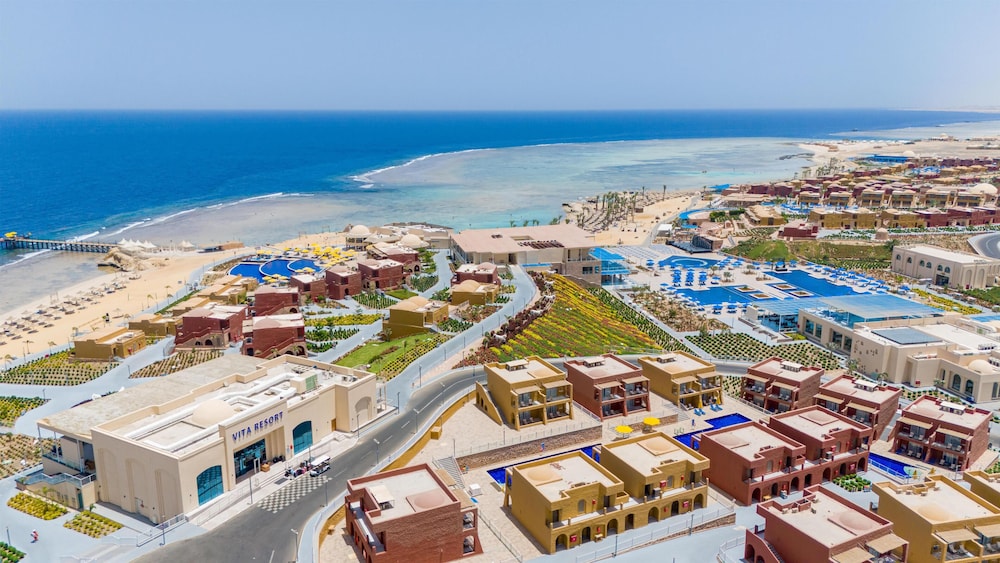 Pickalbatros Vita Resort - Portofino — Hotel building in Marsa Alam, Red Sea