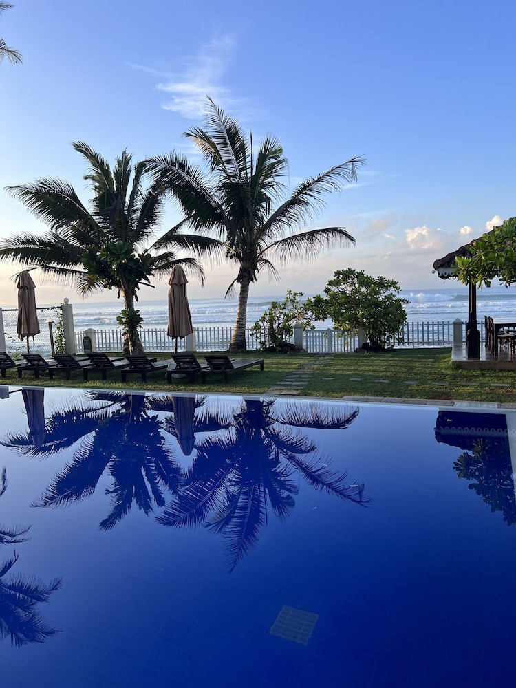 Surf Station — Swimming pool in Ahangama, Southern Province