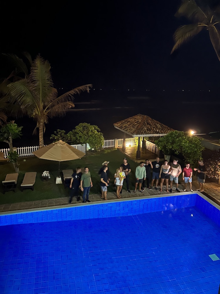 Surf Station — Swimming pool in Ahangama, Southern Province