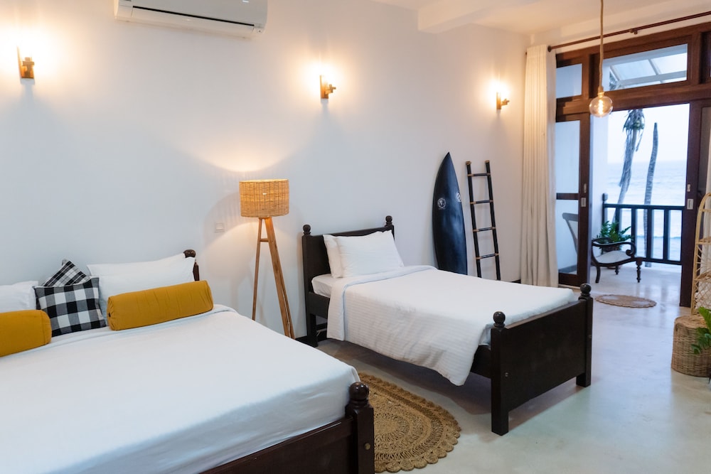 Surf Station — Hotel rooms in Ahangama, Southern Province