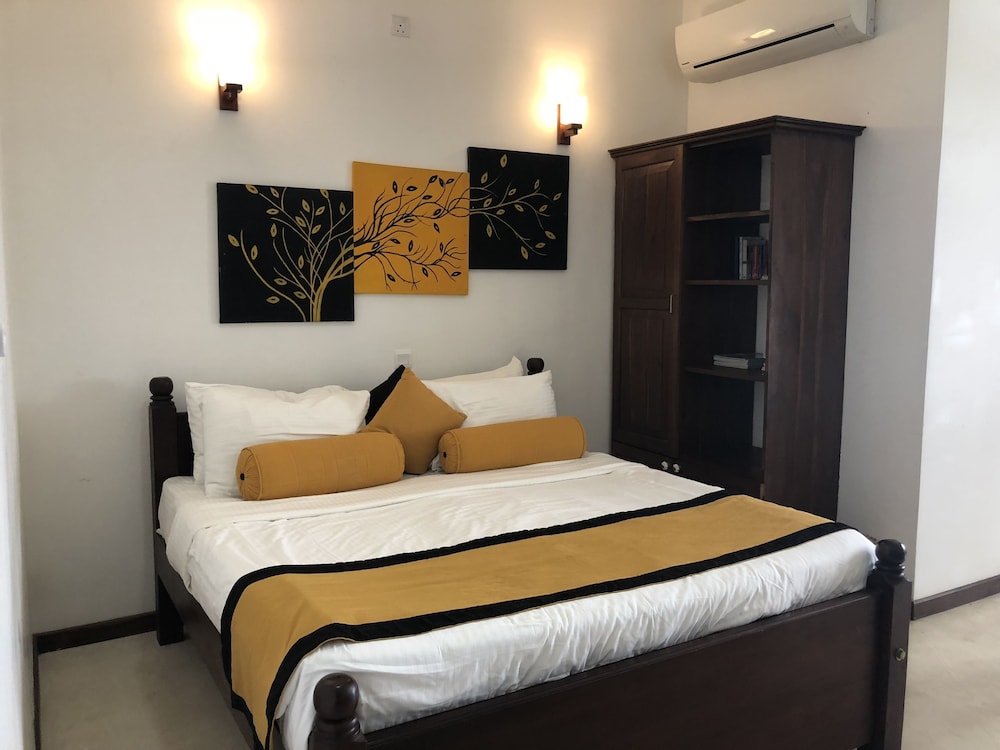 Surf Station — Hotel rooms in Ahangama, Southern Province