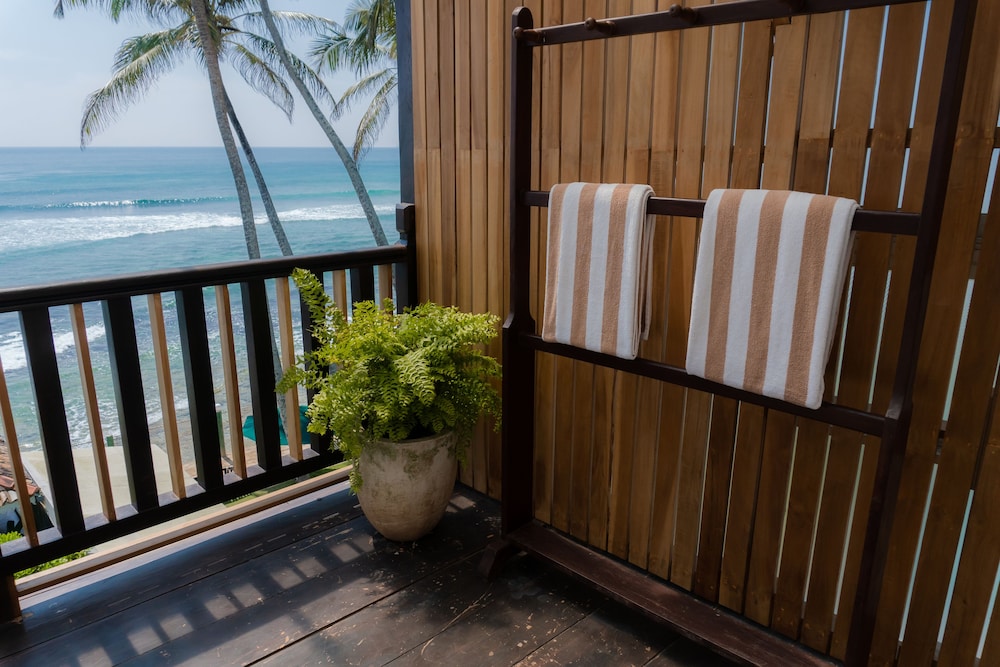 Surf Station — Hotel rooms in Ahangama, Southern Province