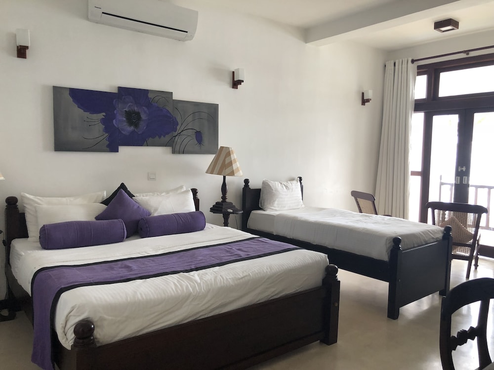 Surf Station — Hotel rooms in Ahangama, Southern Province