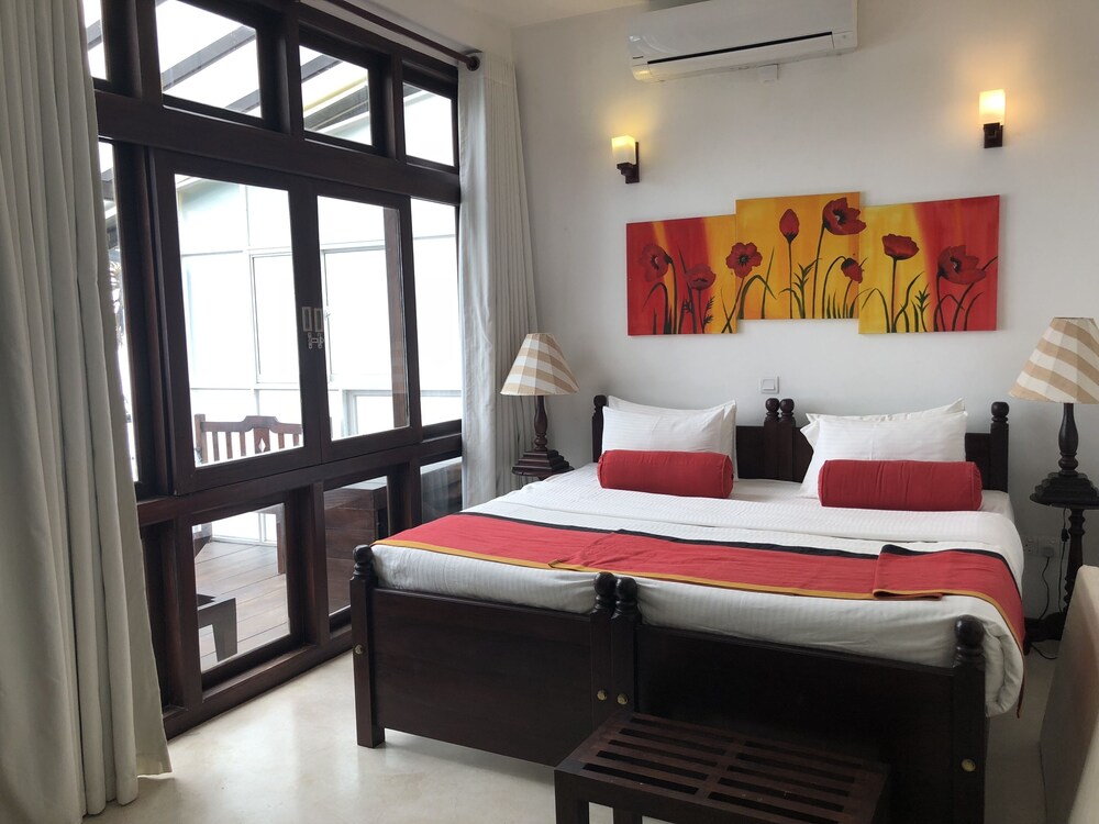 Surf Station — Hotel rooms in Ahangama, Southern Province