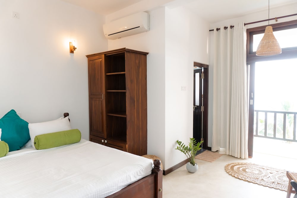 Surf Station — Hotel rooms in Ahangama, Southern Province
