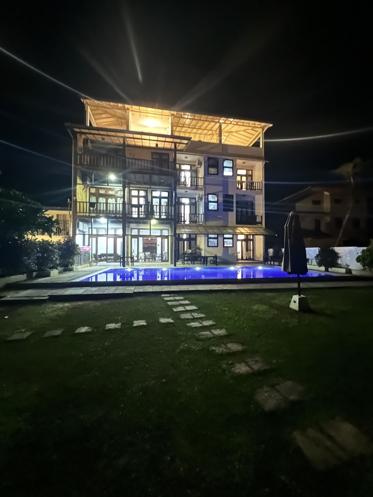 Surf Station — Hotel building in Ahangama, Southern Province