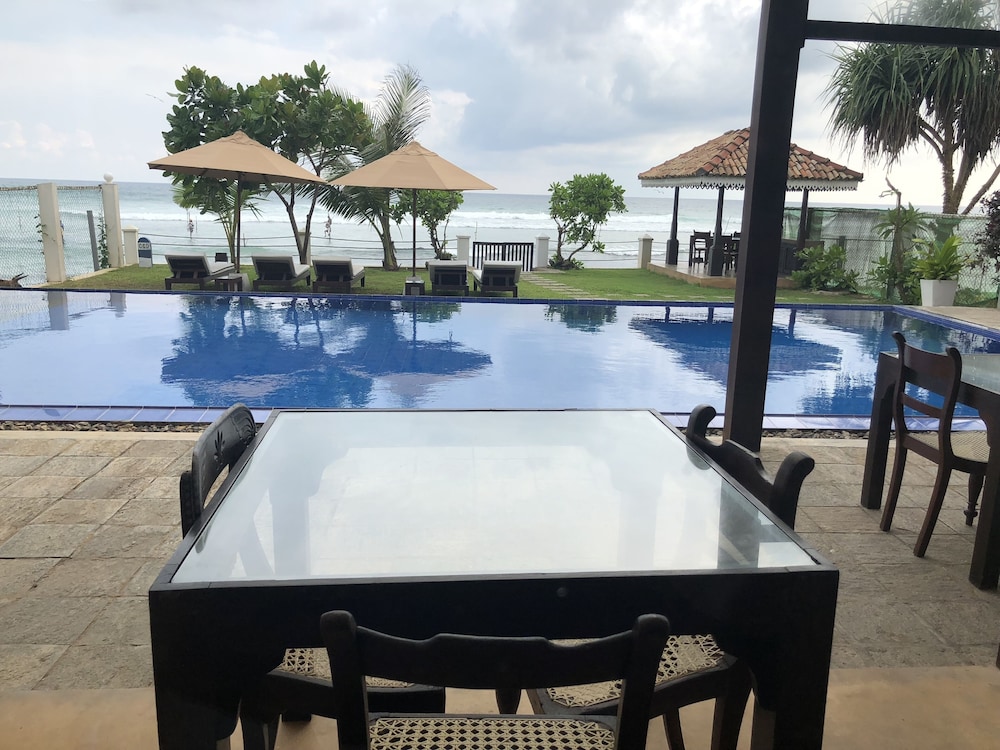 Surf Station — Swimming pool in Ahangama, Southern Province