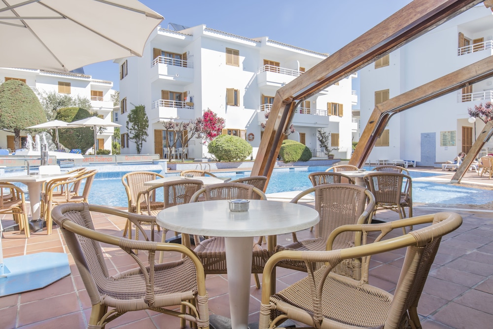 Aparthotel Flora — Swimming pool in Puerto Pollensa, Balearic Islands