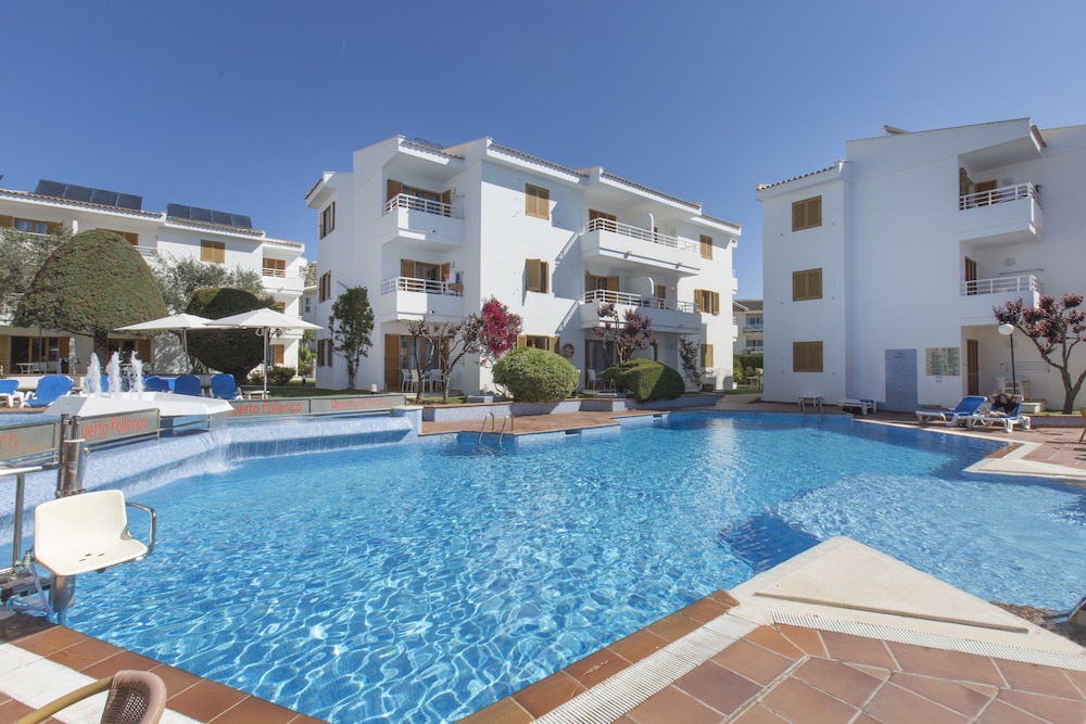 Aparthotel Flora — Swimming pool in Puerto Pollensa, Balearic Islands