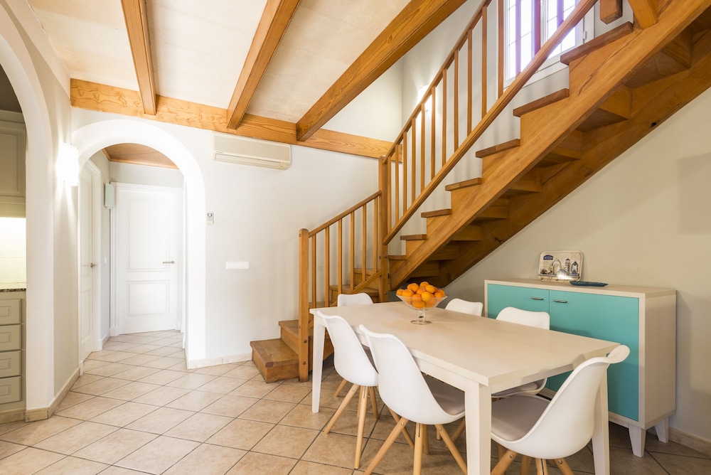 Villas Maribel Menorca — Hotel rooms in Cala Blanca, Balearic Islands