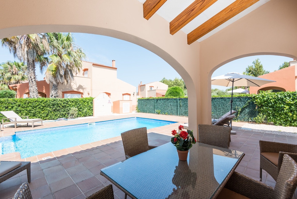 Villas Maribel Menorca — Swimming pool in Cala Blanca, Balearic Islands