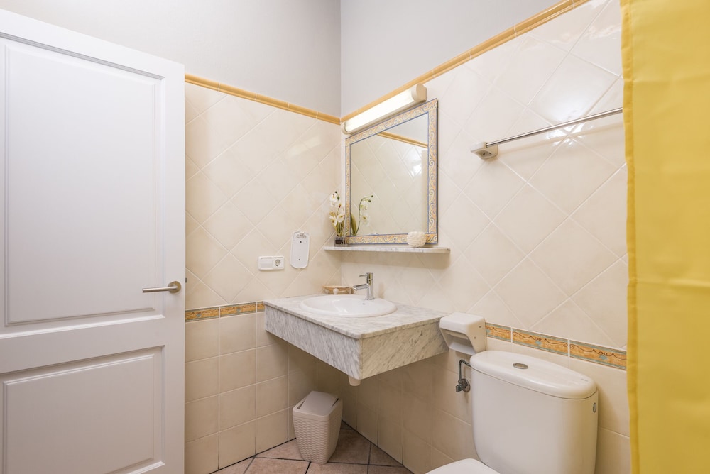 Villas Maribel Menorca — Hotel rooms in Cala Blanca, Balearic Islands
