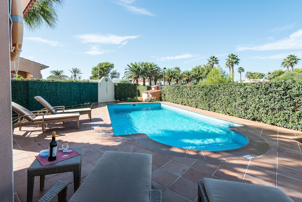 Villas Maribel Menorca — Swimming pool in Cala Blanca, Balearic Islands