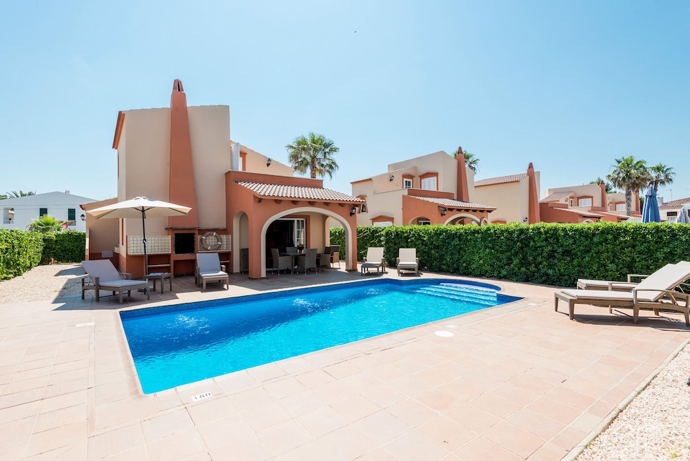 Villas Maribel Menorca — Swimming pool in Cala Blanca, Balearic Islands