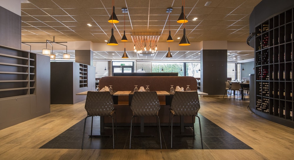 Apartamentos California — Restaurant & bars in Salou, Catalonia