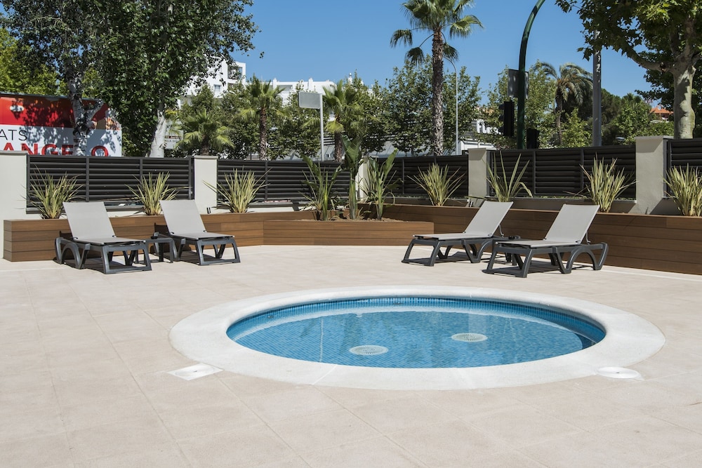 Apartamentos California — Swimming pool in Salou, Catalonia