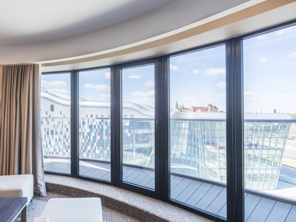 Q Hotel Plus Krakow — Hotel rooms in Krakow, Lesser Poland
