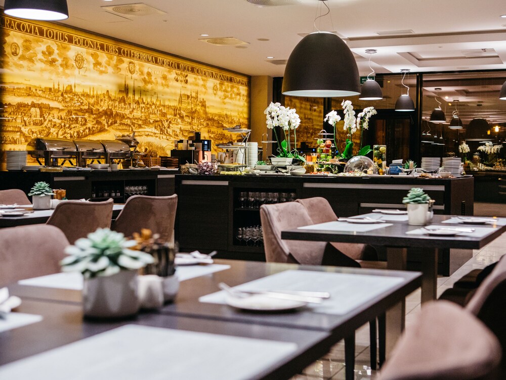 Q Hotel Plus Krakow — Restaurant & bars in Krakow, Lesser Poland