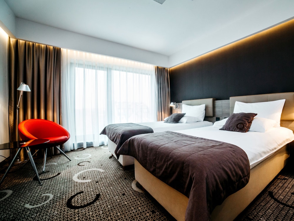 Q Hotel Plus Krakow — Hotel rooms in Krakow, Lesser Poland