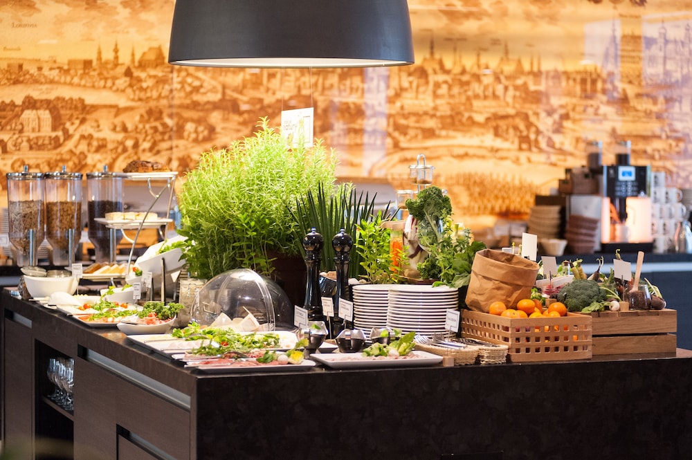 Q Hotel Plus Krakow — Restaurant & bars in Krakow, Lesser Poland