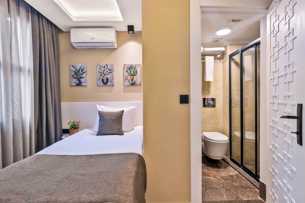 Route Hotel Kaleici — Rooms in Antalya