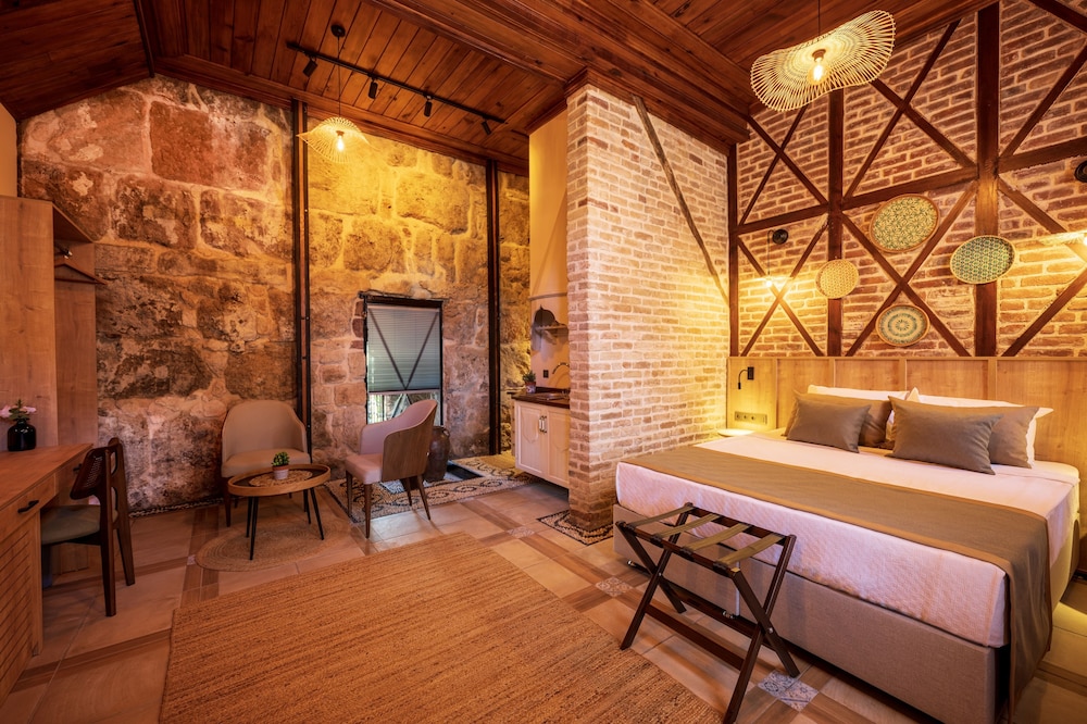 Route Hotel Kaleici — Rooms in Antalya