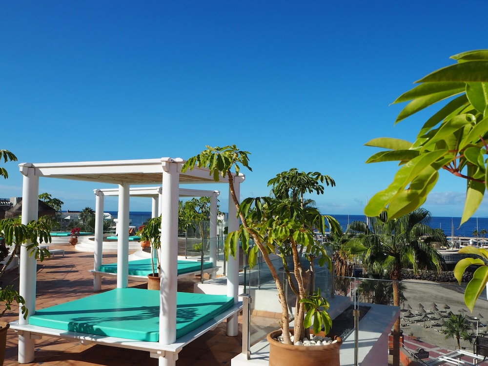 Flamingo Beach Mate — Hotel building in Costa Adeje, Canary Islands