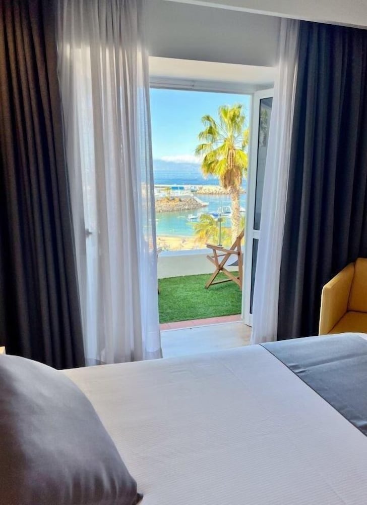 Flamingo Beach Mate — Hotel rooms in Costa Adeje, Canary Islands