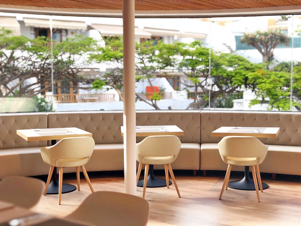 Flamingo Beach Mate — Restaurant & bars in Costa Adeje, Canary Islands