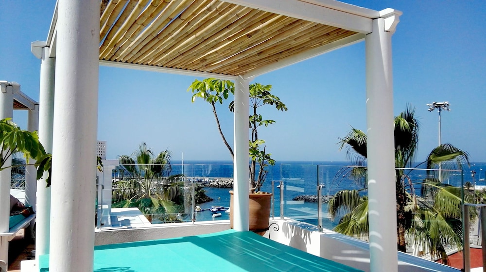 Flamingo Beach Mate — Hotel building in Costa Adeje, Canary Islands