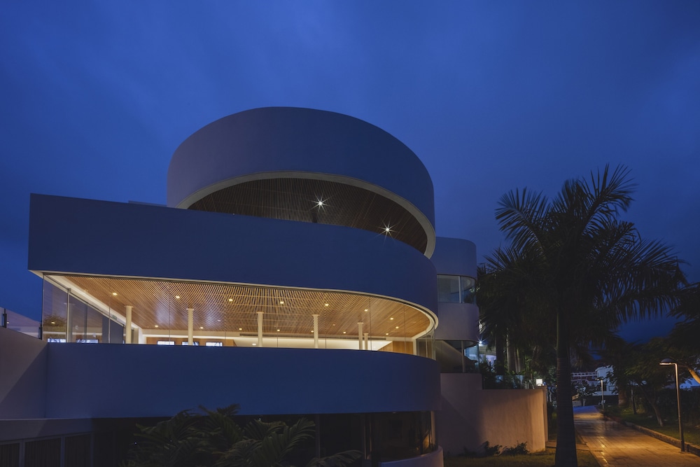 Flamingo Beach Mate — Hotel building in Costa Adeje, Canary Islands