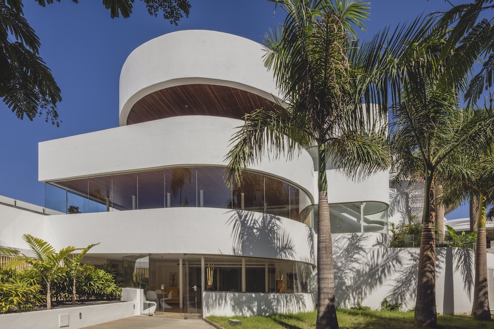 Flamingo Beach Mate — Hotel building in Costa Adeje, Canary Islands