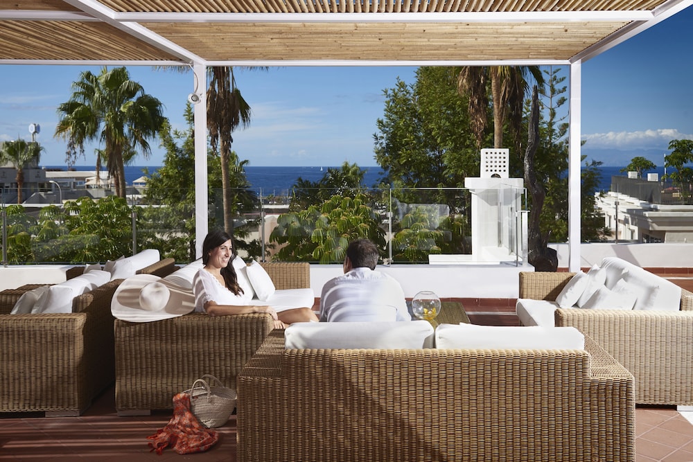 Flamingo Beach Mate — Restaurant & bars in Costa Adeje, Canary Islands
