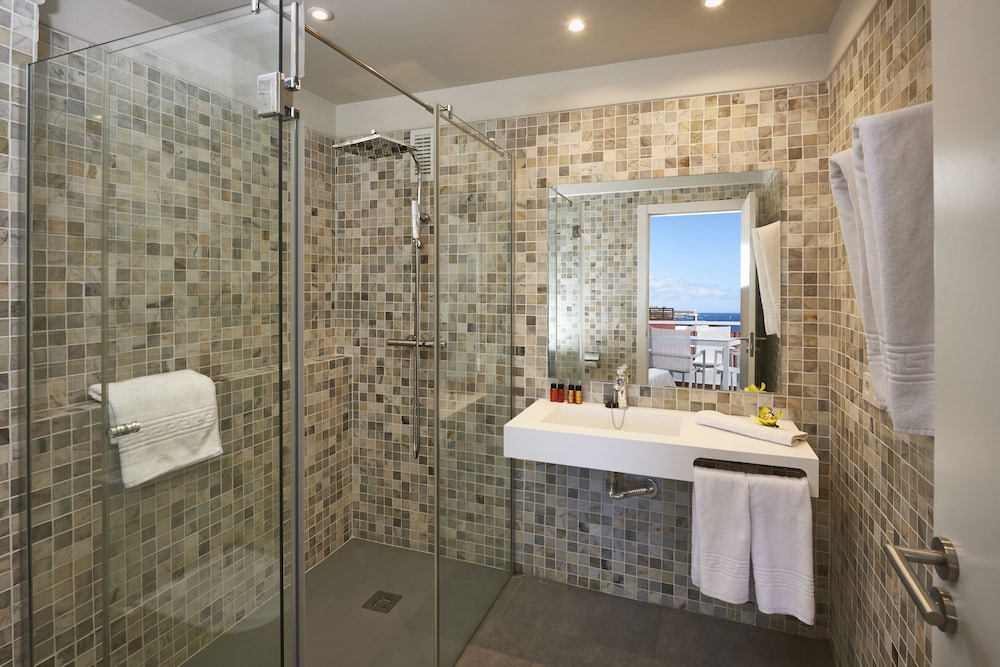 Flamingo Beach Mate — Hotel rooms in Costa Adeje, Canary Islands