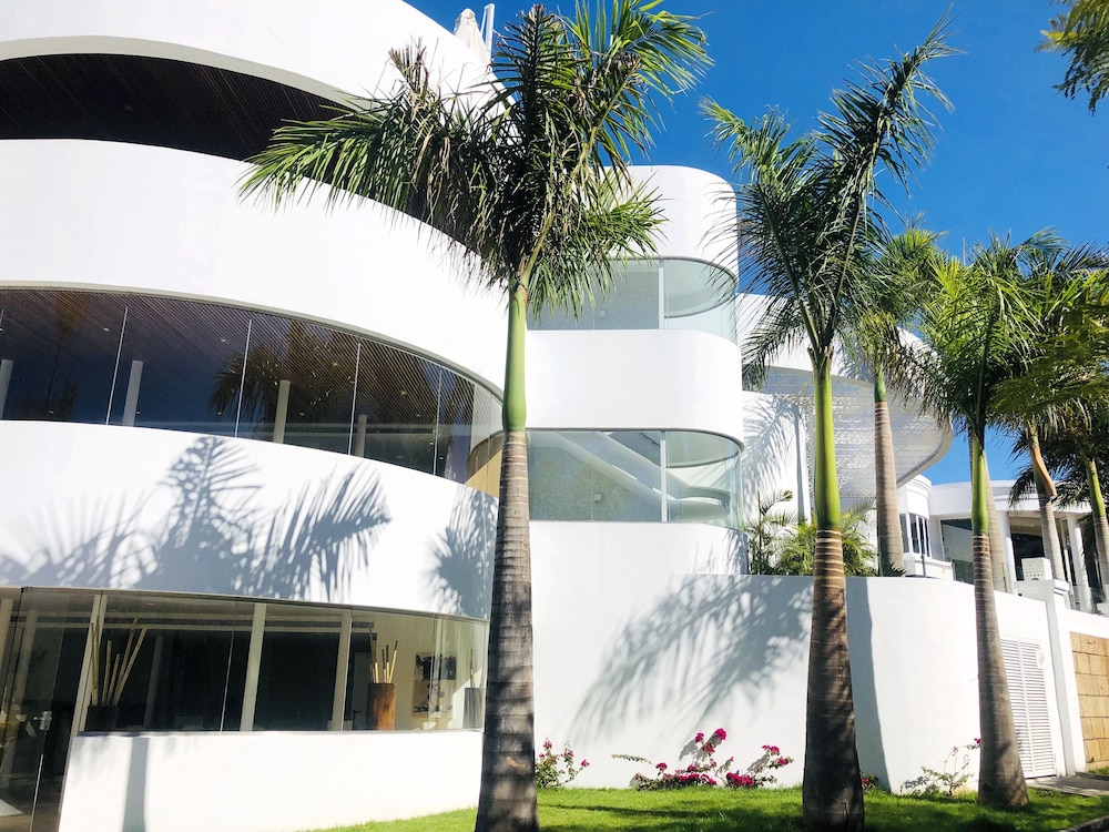 Flamingo Beach Mate — Hotel building in Costa Adeje, Canary Islands