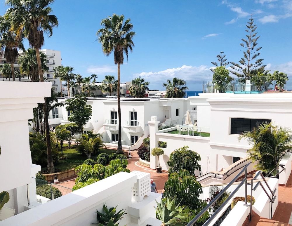 Flamingo Beach Mate — Hotel building in Costa Adeje, Canary Islands