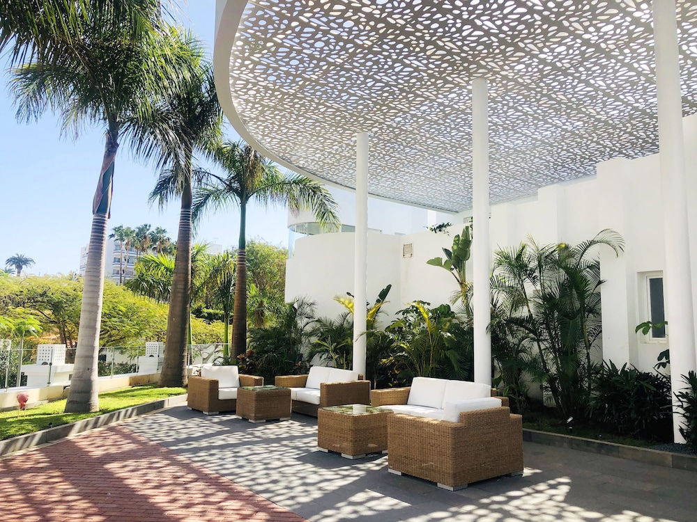 Flamingo Beach Mate — Hotel building in Costa Adeje, Canary Islands